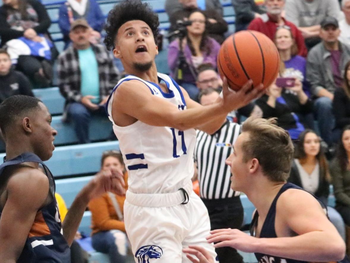 Featherston signs with Wenatchee Valley College